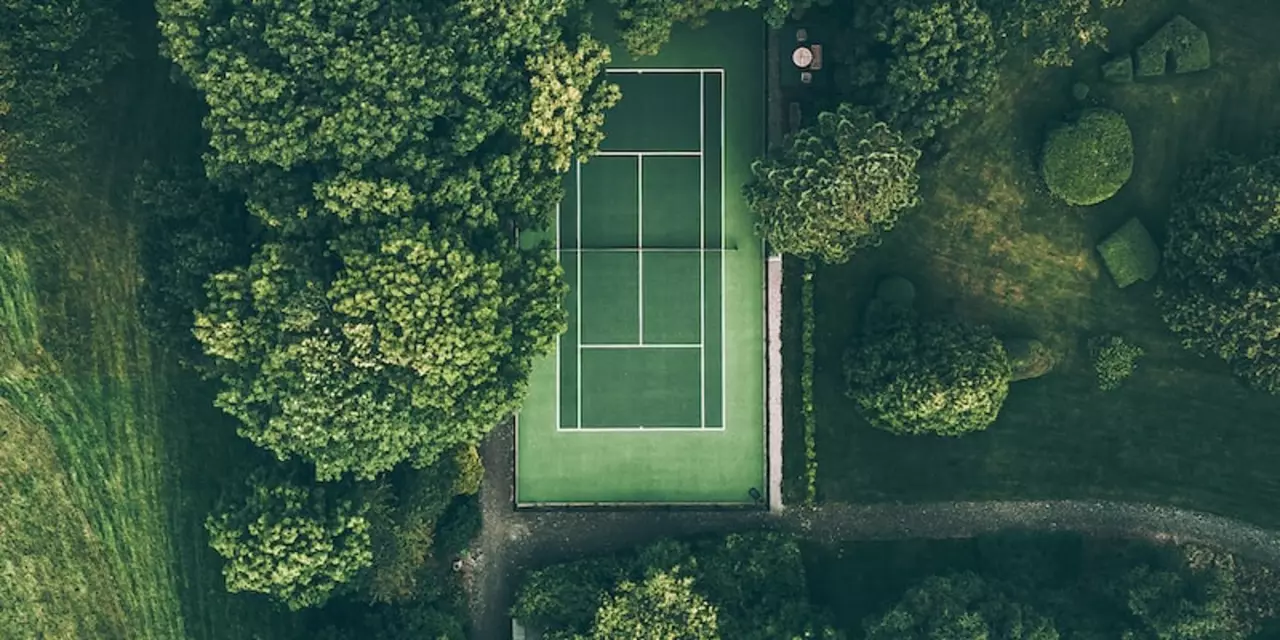 Are there tennis courts at JIPMER?